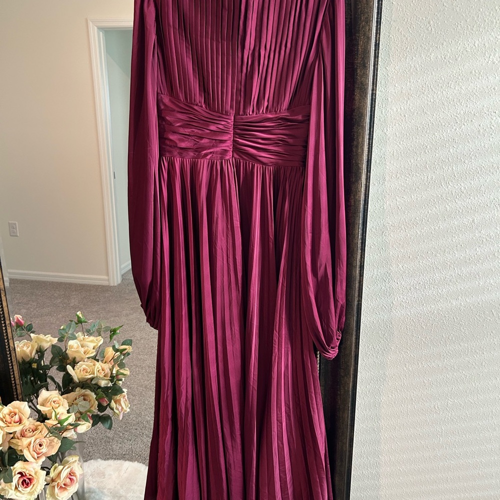 Ieena for Mac Duggal - Elegant Red Wrap Gown with Plunge Neckline - Picture 4 of 7